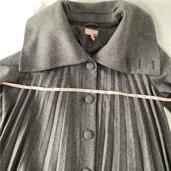 H&M Sz 12 Gray swing coat, cape, pleated, wool - Picture 6 of 11